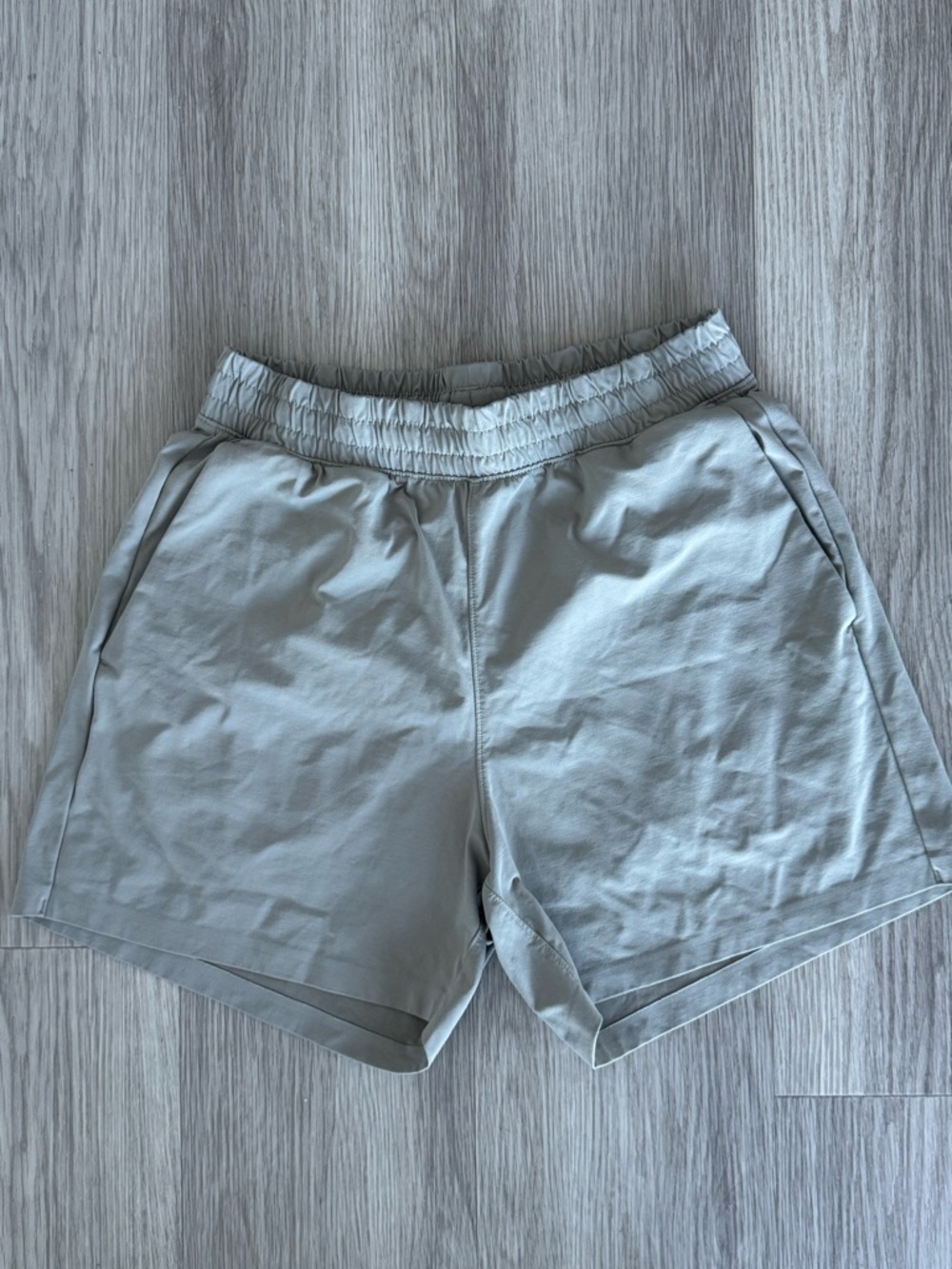 Uniqlo Beige Ultra Stretch Active Shorts | 5", GUC!